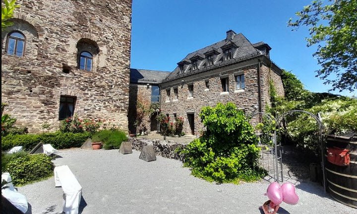 Niederburg Kobern, Kobern-Gondorf, Germany